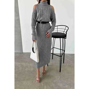 Vestido de punto con cinturón gris S, casual, de manga larga, cuello alto y hombros descubiertos - Product Image 2