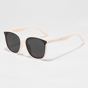 Gafas de sol polarizadas cuadradas UV400 con montura completa para mujer, protección solar para exteriores - Product Image 3