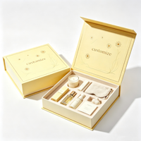 Boîte cadeau magnétique de luxe avec logo personnalisé, jaune crème, motif marguerite, dorure à chaud, avec insert en velours pour bougie, parfum, soins de la peau, vente en gros
