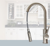 Robinet de cuisine monocommande moderne en acier inoxydable avec capteur de mouvement sans contact, mitigeur extractible à valve céramique