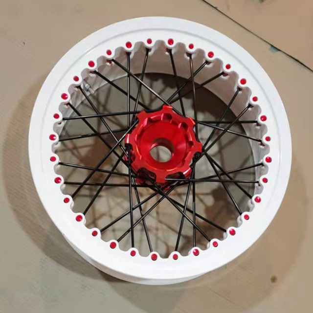 Motorcycle anodized 790DUKE Carbon Disc Road tubeless Wheels for KTM