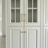 Buffet en bois blanc de style américain multifonctionnel et populaire avec armoires combinées pour usage domestique
