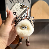Porte-clés mignon en fourrure bouclée avec nœud imprimé léopard, yeux boule et mini-jambes de chaussures, pendentif de sac de dessin animé, cadeau