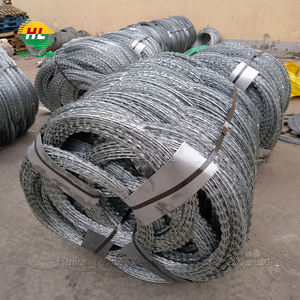 Bobina de alambre de púas de alta seguridad de <span class=keywords><strong>45</strong></span> cm de diámetro hecha de alambre de acero - Product Image 4
