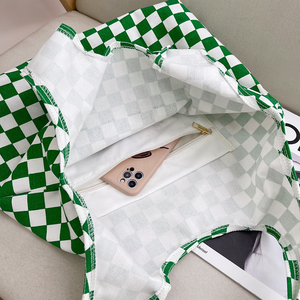 2025 décontracté tout match Simple paresseux vent grande capacité sac à bandoulière noir et blanc grille laine tricoté sac fourre-tout - Product Image 6