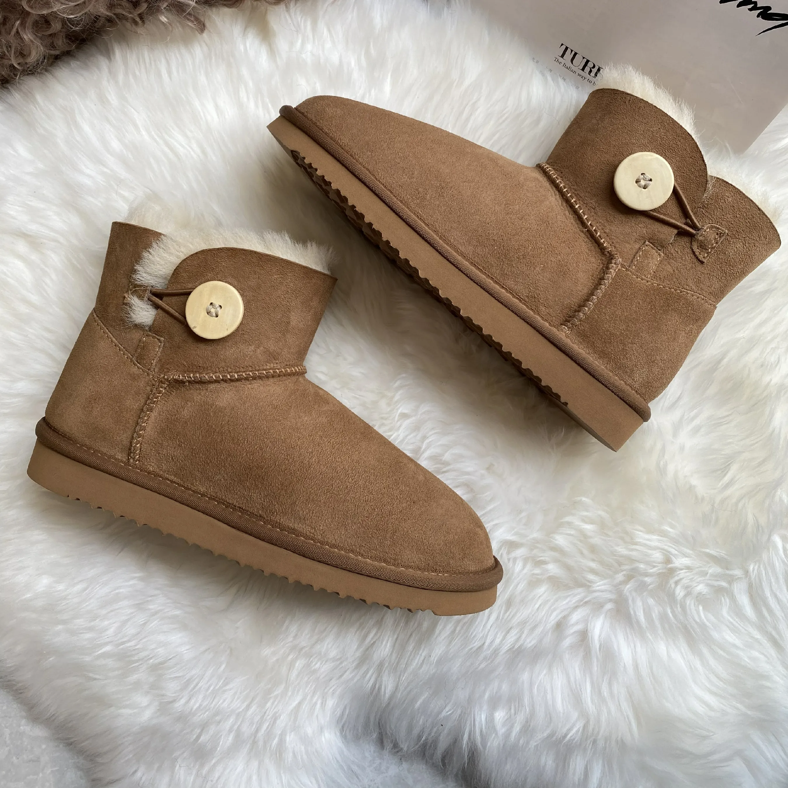 Customized Comfortable Winter Warm Sheepskin Lined Pom-Pom Flat Gray Ankle Durable Snow Furry Sheepskin Boots for Women