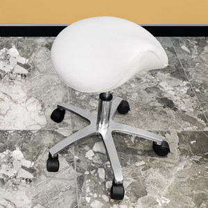 Новое коммерческое парикмахерское кресло для салона красоты с каркасом из нержавеющей стали, 5-лучевой базой и колесиками, рабочий стул для стилиста для услуг по химической завивке/окрашиванию волос - Product Image 6