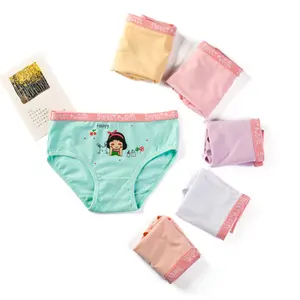 Sweet 40 Combed Cotton Girl Panty Comfortable 12-Year-Old Kid's Underwear With Lovely Cartoon Pattern Love Style Briefs