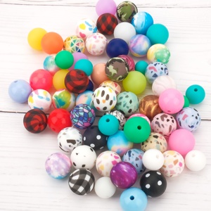 Cuentas de silicona sueltas personalizadas al por mayor, de grado alimenticio, blandas, con diseño de personaje Bluey, para hacer bolígrafos - Product Image 2