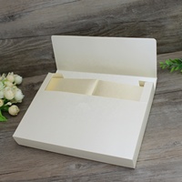 Invitation de mariage en soie à rabat, couverture rigide en dentelle ivoire avec boucle en diamant