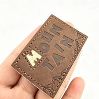 Étiquettes personnalisées rectangulaires en cuir PU avec logo, pressées à chaud, pour jeans en denim, accessoires de vêtements à coudre, vente en gros OEM