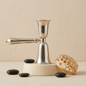 Jigger de Acero Inoxidable de Alta Gama con Mango Largo, Herramienta de Medición de Cócteles de Precisión con Agarre Fácil, Diseño Elegante y Preciso - Product Image 1