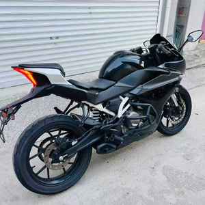 Motocicleta Usada SR250 de 250cc con Motor Monocilíndrico DOHC Refrigerado por Agua, Arranque Eléctrico, Comparable a Autos Nuevos, Combustible Gasolina - Product Image 5