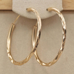 Orecchini a Cerchio Geometrici per Donne, Gioielli Minimalisti Rotondi alla Moda, Vendita all'Ingrosso - Product Image 4