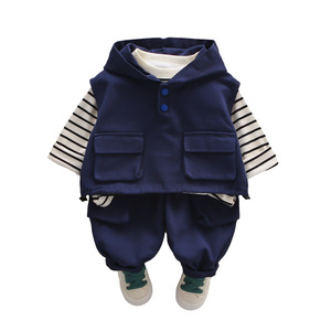 Ensemble d'automne trois pièces pour garçons Gilet à capuche en coton T-<span class=keywords><strong>shirt</strong></span> rayé et pantalon de jogging pour un confort quotidien et un style de rue superposé - Product Image 6