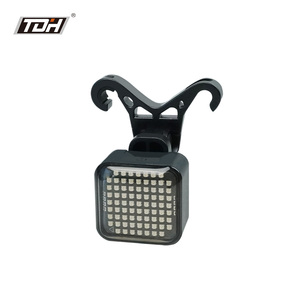 Feu arrière de vélo étanche rechargeable par USB IPX6 5V 500mA, fixation sur tube de selle, 43g - Product Image 1