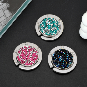 工厂多色钻石防滑折叠金属手提包挂钩标志可折叠钱包毕业纪念品餐桌衣架 - Product Image 3