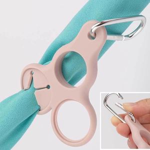 Clip de bouteille d'eau en silicone 3-en-1 avec mousqueton et crochet porte-serviette à 2 anneaux pour sac à dos, idéal pour la randonnée en extérieur - Product Image 1