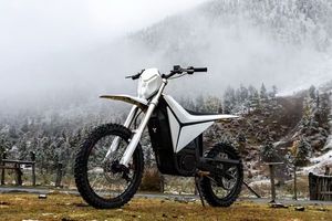 Moto tout-terrain électrique la plus vendue, pneus larges 14/12, 3000W/3500W, moto électrique Surge V 97.2V 45Ah - Product Image 4