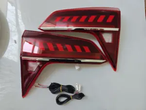 ホンダ2014-2020 HRV RED用の高品質の改造自動車用LEDテールライト