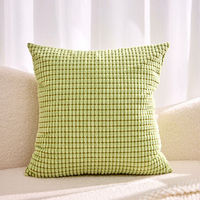 Housse de coussin carrée moderne en peluche unie avec imprimé de Noël de dessin animé et fermeture éclair pour canapé de salon