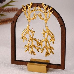 Nouvelle Arrivée Bijoux Vintage Boucles d'Oreilles Créoles en Acier Inoxydable PVD 18K Étanche avec Texture Coquillage et Forme Corail pour Femme - Product Image 4