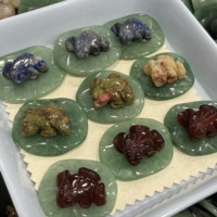 Vente en gros de pierres précieuses naturelles brutes mélangées, figurine de grenouille en aventurine verte, statue en cristal, pierre de guérison des chakras, artisanat pour la maison