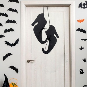 ハロウィン魔女靴木製ドアハンガーサイン 1個 再利用可能 パーソナライズされた屋内装飾 ポーチやパーティー用 - Product Image 1