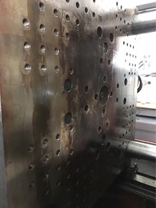 ماكينة حقن أفقية أوتوماتيكية مستعملة بقوة 650 طن من نوع Chenhsong EM650svp/2 لتشكيل القوالب - Product Image 4