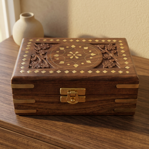Caja de Almacenamiento Decorativa de Madera de Sheesham Hecha a Mano con Diseño Tallado para Joyas, Recuerdos, Accesorios y Decoración Elegante para el Hogar - Product Image 1