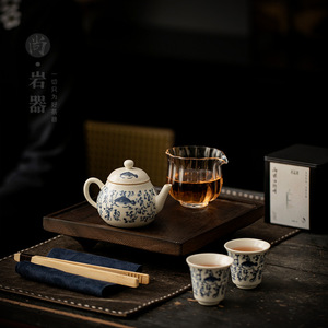 Service à thé en porcelaine bleue et blanche Shangyan avec couvercle, petit service à thé Kung Fu pour deux personnes, personnalisation possible - Product Image 2