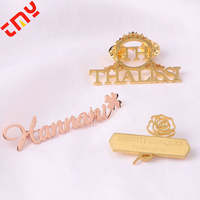Broche de Revers en Métal Creux Personnalisée avec Logo Luxueux 3D Doré en Lettres, Populaire et Décorative, pour Costume, Badge Femme et Homme, pour Vêtements