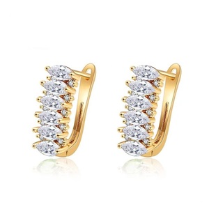 Pendientes de Aro Pequeños de Lujo, Chapados en Oro de 18K, con Circonitas Cúbicas, de Alta Calidad, Antideslustre, en Tendencia - Product Image 1