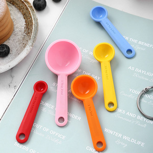 Ensemble de cuillères doseuses pour lait en poudre pour bébé en silicone, différentes tailles, différentes couleurs - Product Image 4