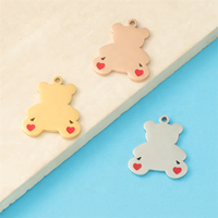 Breloque en émail en forme de cœur rouge et d'ours mignon, personnalisable avec votre logo, en acier inoxydable, pour la fabrication de bijoux DIY, de la marque Yiwu Aceon