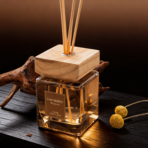 Luxury Fluted Square Glass <b>Reed</b> <b>Diffuser</b> Set <b>For</b> Modern Home Decor Wholesale Private Label Premium Realistic Gifting Set - Product Image 1