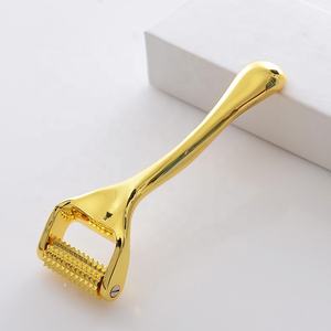 Rouleau de massage de levage raffermissant le <span class=keywords><strong>visage</strong></span> personnalisé <span class=keywords><strong>aiguille</strong></span> en métal multifonction point d'<span class=keywords><strong>acupuncture</strong></span> rouleau de massage facial - Product Image 4