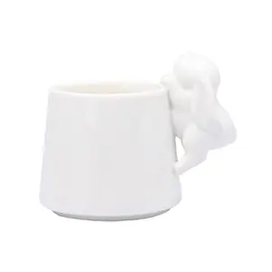 1C05 उत्पाद थोक चीनी सफेद चीनी मिट्टी के बरतन कॉफी कप प्यारा खरगोश संभाल सिरेमिक कॉफी कप
