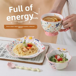 Assiette en <span class=keywords><strong>porcelaine</strong></span> HY2 peinte à la main avec motif floral en relief, compatible micro-ondes, pour petit-déjeuner/pâtes/salade, vaisselle mignonne de dessin animé - Product Image 2