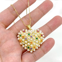 Pendentif Cœur Tendance et Romantique en Laiton Plaqué Or 18K pour Femme, Orné de Perles et de Zircons, Idéal pour un Cadeau