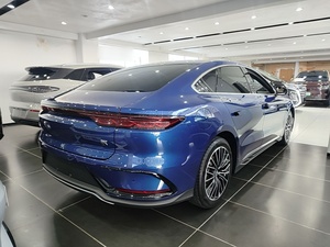 BYD Han DM-i 2022 121KM: Elegante Sedán Híbrido con Bajo Consumo de Combustible, Gran Autonomía Eléctrica y un Interior Práctico y Sofisticado. - Product Image 6