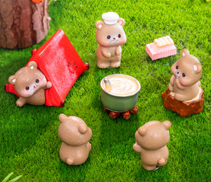 Artesanías de resina coleccionables lindos juguetes kawaii animales terrario figuras conjuntos miniatura casa de muñecas dibujos animados <span class=keywords><strong>Camping</strong></span> pequeño oso pardo - Product Image 5