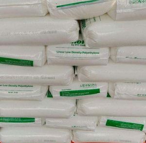 Granulés vierges de résine LLDPE 118wj de qualité alimentaire, granulés de polypropylène linéaire à faible densité pour film étirable, fournis directement par l'usine - Product Image 4