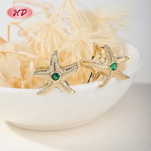 ต่างหูห่วงรูปปลาดาวเซอร์โคเนียสีเขียว ทอง 18K ชุบทองเหลือง เครื่องประดับน่ารักสำหรับทุกเพศ - Product Image 6