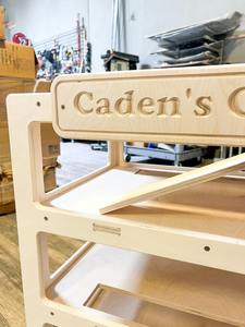 Stockage et affichage de cadeaux d'anniversaire pour tout-petits garçons Voitures jouets Style de garage Armoires pour enfants <span class=keywords><strong>Voiture</strong></span> Ram incluse - Product Image 3