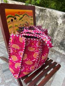 กระเป๋าผ้าฝ้ายลายควิลท์ งานฝีมือพิมพ์ลายบล็อกแบบดั้งเดิม กระเป๋าสะพายไหล่สำหรับเดินทางและช้อปปิ้ง - Product Image 4