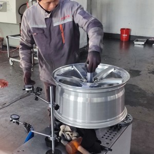 美观的锻造铝制5x112汽车轮毂 <span class=keywords><strong>16</strong></span> 17 18 19 20 22 24英寸 5x120汽车合金轮毂 - Product Image 5