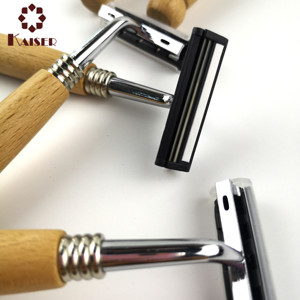 Kit <span class=keywords><strong>de</strong></span> Afeitado <span class=keywords><strong>de</strong></span> Bambú con <span class=keywords><strong>Cuchillas</strong></span> <span class=keywords><strong>de</strong></span> Acero Inoxidable y Diseño <span class=keywords><strong>de</strong></span> Doble Cuchilla, Crema <span class=keywords><strong>de</strong></span> <span class=keywords><strong>Afeitar</strong></span> Incluida <span class=keywords><strong>en</strong></span> Caja <span class=keywords><strong>de</strong></span> Papel Kraft - Product Image 5