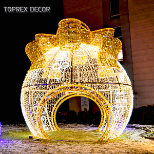 Toprex Decor Grande boule de lumière de Noël commerciale extérieure LED Décorations de village géantes illuminées Matériau en PVC IP65 - Product Image 4