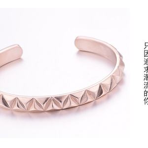 Pulsera Grabada Personalizada al por Mayor, Brazalete Abierto de Banda Delgada con Coordenadas Personalizadas, Joyería de Acero Inoxidable para Hombre - Product Image 5